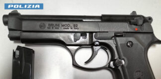 Napoli, controlli a Vasto. Giovane sorpreso con una pistola a salve