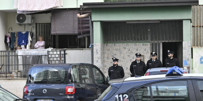 Caivano, minacciarono di farsi esplodere durante gli sgomberi al Parco Verde. Dieci persone nei guai
