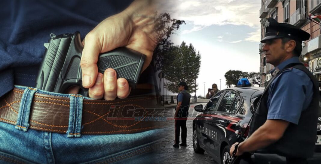 Castellammare di Stabia: in giro con una pistola pronta a sparare. Arrestato 19enne