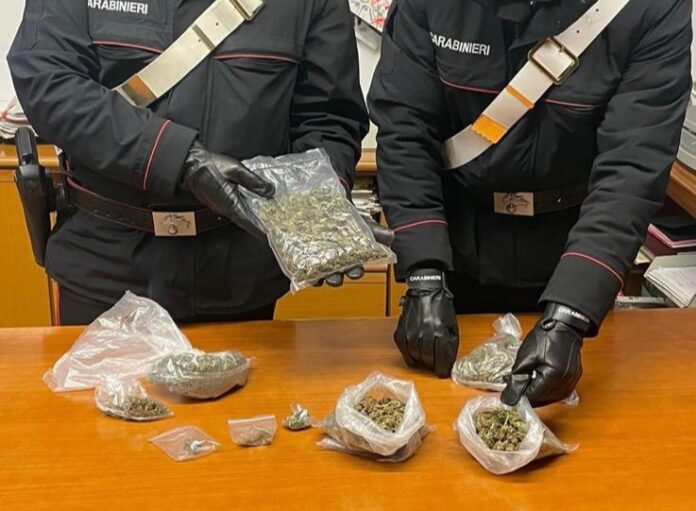 Boscoreale: mezzo chilo di marijuana in auto, due persone arrestate