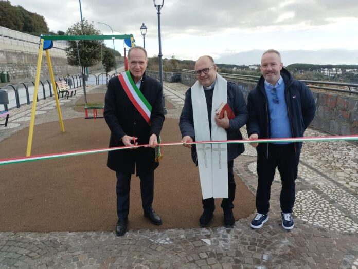 Torre del Greco, taglio del nastro al riqualificato belvedere di via Sotto ai Camaldoli