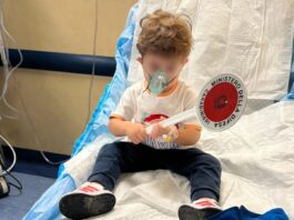 I carabinieri di Castellammare di ritorno dal carcere, salvano bimbo che rischia di soffocare