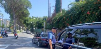 Piano di Sorrento: ruba scooter e cade. Fugge, ma viene arrestato da Carabinieri e Vigili Urbani