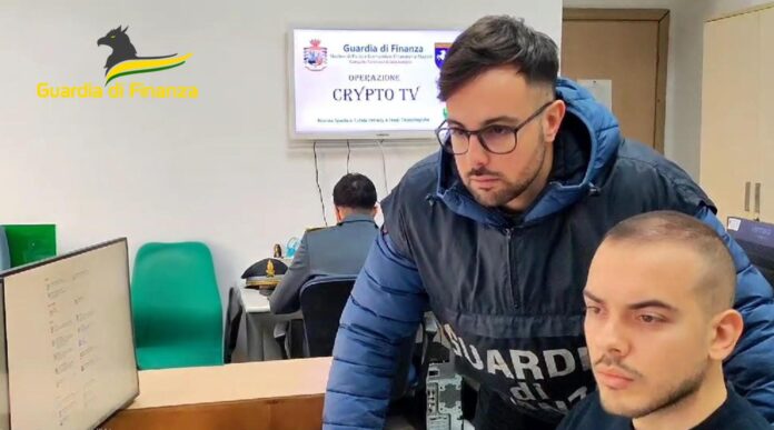 Napoli, Smantellata centrale streaming illegali: "pezzotto" e pedopornografia, in manette l'ideatore