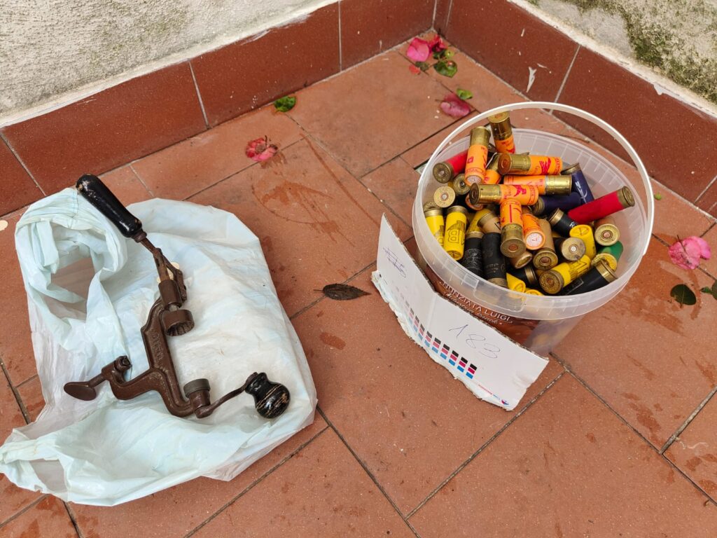 Napoli, continuano i controlli della Forestale sull'attività venatoria. Sequestrate armi e munizioni