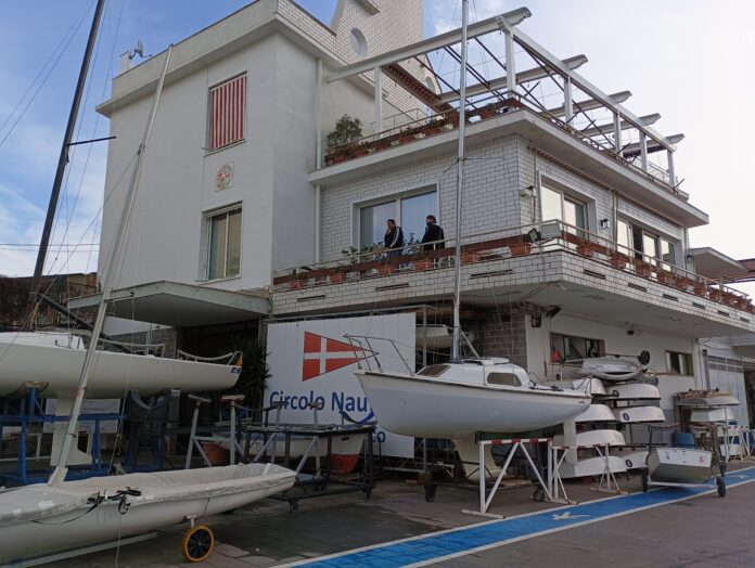 Il Circolo Nautico Torre del Greco si apre anche al canottaggio