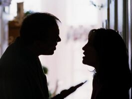 Melito di Napoli: rifiutato dalla donna che corteggia, tenta di schiacciarla con l’auto. Stalker arrestato