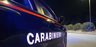 Pozzuoli: sotto casa della vittima, per un prestito, non onorato. Due persone in manette