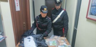 Casoria, cocaina nel doppiofondo della valigia. Carabinieri ne sequestrano 11 chili