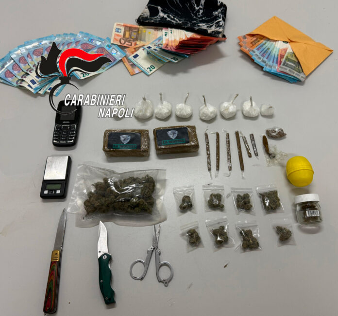 Giugliano in Campania: 200 grammi di hashish negli slip. Arrestato 33enne Giugliano in Campania: 200 grammi di hashish negli slip. Arrestato 33enne