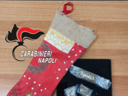 Casoria, nella calza della befana non ha cioccolata ma droga. Denunciano 29enne