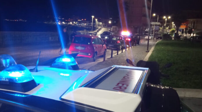 Napoli, Fuorigrotta: trovato con oltre 2 chili di droga. Arrestato pusher 26enne Napoli, Fuorigrotta: trovato con oltre 2 chili di droga. Arrestato pusher 26enne