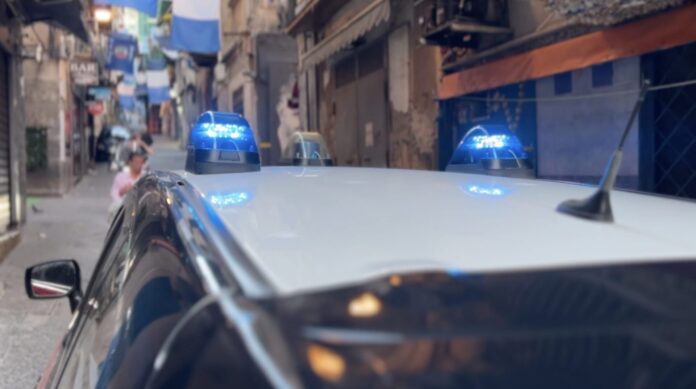 Napoli: controlli in città, il bilancio dei Carabinieri. C'è anche un 17enne con un coltello nelle tasche, scoperto col metal detector