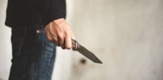 Pozzuoli: lite al bar finisce a coltellate. Denunciato 61enne