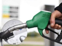 Arzano, fa benzina con carte false. Arrestato 20enne