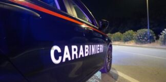 Napoli, rapinano negoziante 84enne. Arrestate due persone