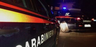 Giugliano: officina per smontare le auto rubate. Arrestati in due, è caccia al complice