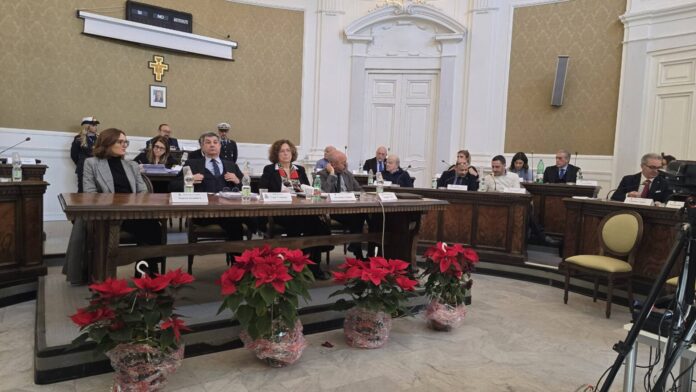 Castellammare, incontro a Palazzo Farnese tra Amministrazione Vicinanza ed EAV