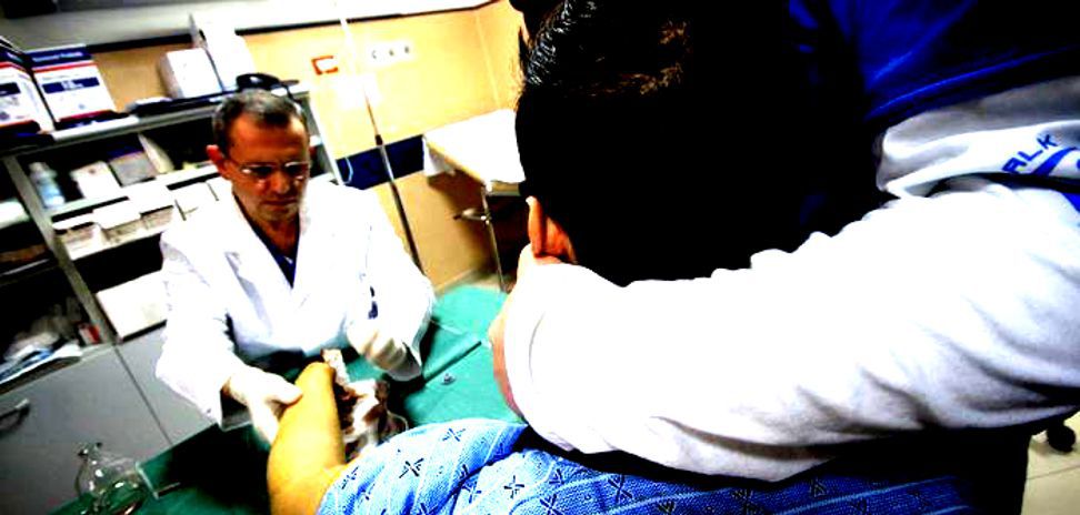 feriti notte capodanno Napoli Capodanno, sono 65 i feriti da per i botti a Napoli. C'è anche un bimbo di due anni