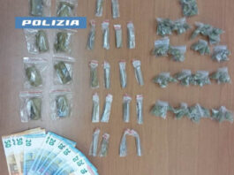 Secondigliano, tenta di disfarsi della droga. Arrestato 49enne