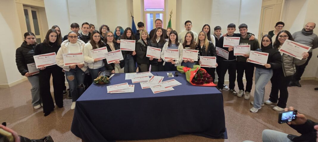 studenti premiati torre annunziata
