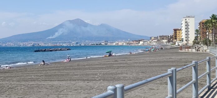 Castellammare, Vicinanza: "Piano Spiaggia: l'arenile della Villa Comunale sarà una spiaggia libera attrezzata"