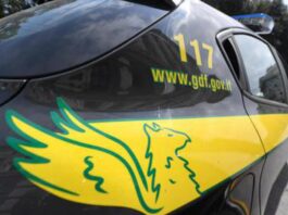 Marina del Cantone, spiaggia occupata abusivamente: sequestrate nove strutture, 500 metri quadrati di arenile liberati