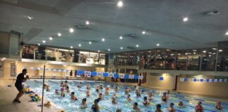 Sorrento, al via i corsi gratuiti di nuoto per giovani e over 65