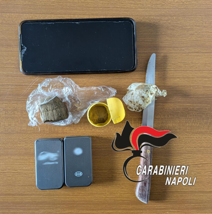 Ischia e Fori, durante i controlli dei carabinieri un pusher minorenne viene sorpreso nei pressi di una scuola, arrestato
