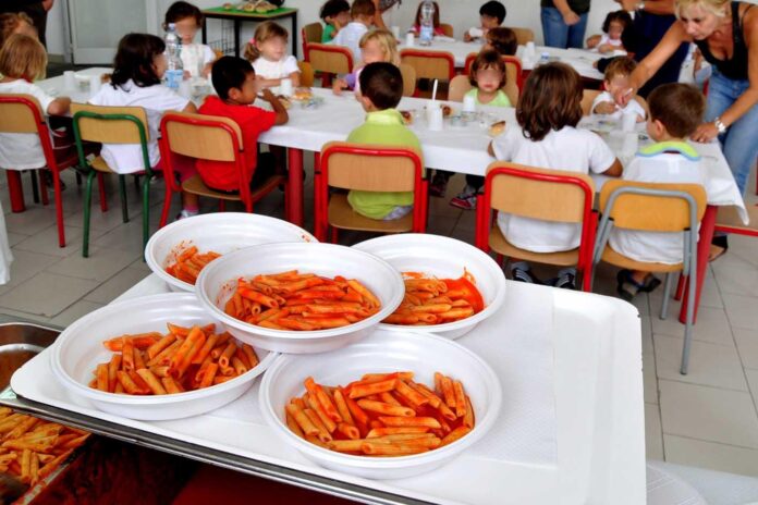 Cancello e Arnone, nuova mensa scolastica alla Foscolo in fase di completamento