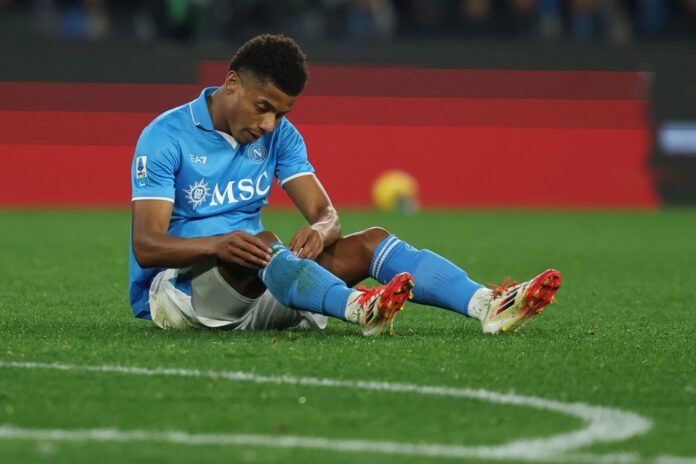 Napoli, out Neres per infortunio muscolare e Kvara è a Parigi