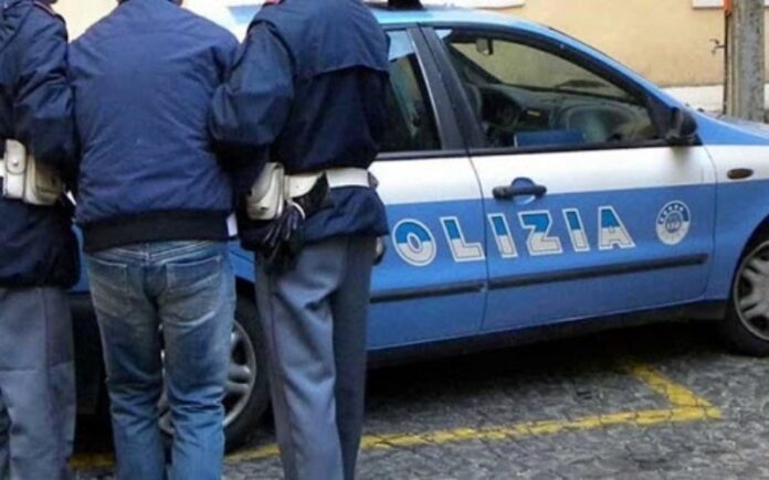 Afragola, aggredisce un padre e la figlia. Arrestato un 49enne