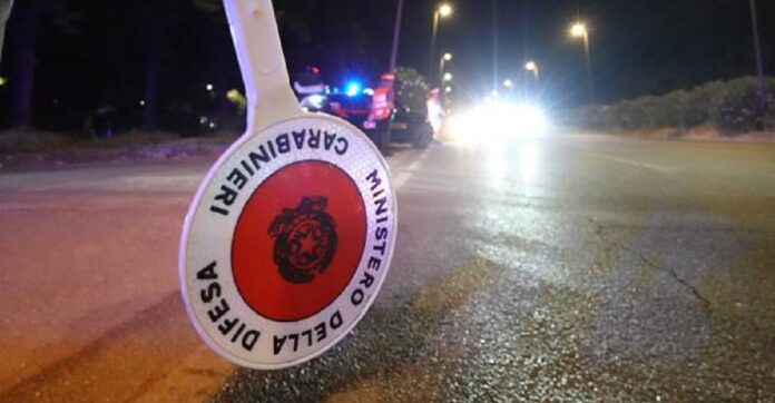 Boscoreale: 22enne scappa all’Alt dei Carabinieri, impatta contro un’altra auto e viene arrestato