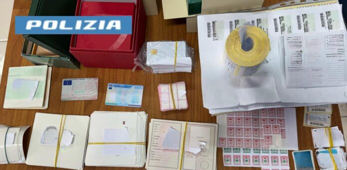 Napoli, Sanità: scoperta una "centrale" di documenti falsi. Denunciato un 51enne