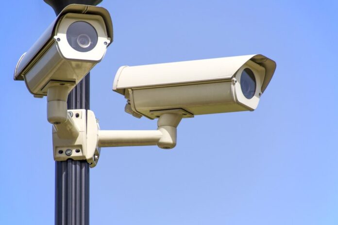 Caivano, Il sistema di video sorveglianza della città manda l’Allert ai carabinieri. Due persone arrestate