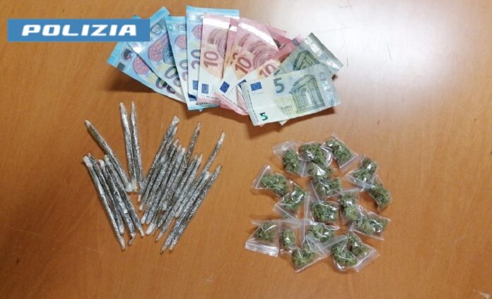 Controlli a Scampia: un uomo sorpreso con la droga. Arrestato 52enne