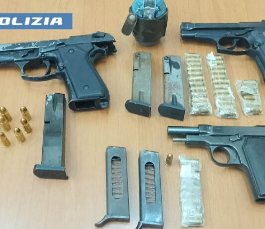 Napoli, Villaricca: sorpreso con armi, droga e munizioni. Arrestato un soggetto