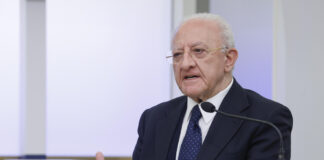 Campi Flegrei: De Luca "stop ai mutui su casa e a contributi esercenti aree a rischio"