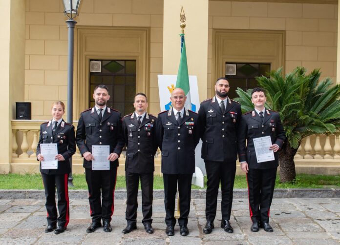 Napoli, cerimonia di consegna onorificenze ed encomi ai Carabinieri della Legione “Campania”
