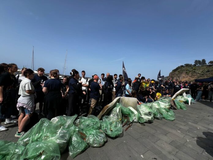 Piano di Sorrento, oltre 3 quintali di rifiuti raccolti dai fondali di Marina di Cassano