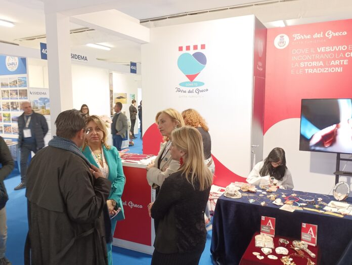 Torre del Greco, guide turistiche e tour operator allo stand