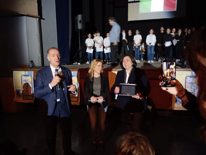 Torre del Greco, istituzioni e scuole in campo per “Coltiviamo legalità”[18:35, 18/03/2025] Papà: Nel caso, va in prima, ma mi avvisa prima di pubblicare
