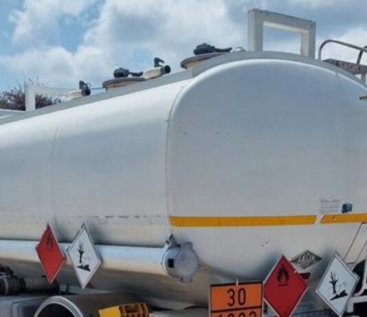 Napoli, Ponticelli: in un autocarro 2mila litri di gasolio. Arrestato 30enne