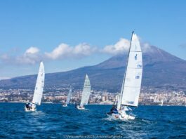 La Vesuvio Race fa rotta su Napoli: meno di un mese alla partenza, cinquanta iscritti, tre percorsi per la regata del Vulcano