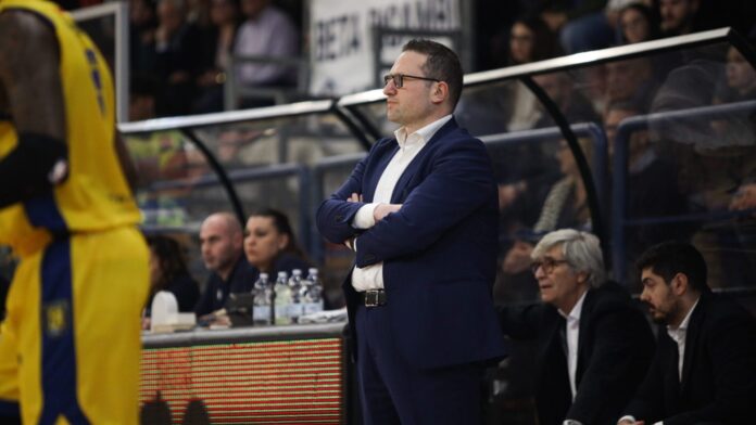 Duro Ko Givova, Tortona sbanca la beta ricambi arena, Palamangano