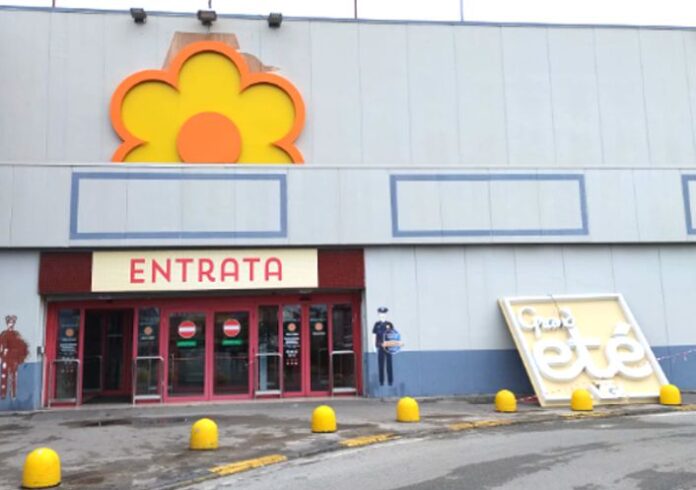 Pompei riapertura supermercato con Conad