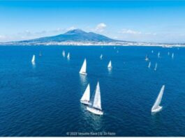 A Napoli la Vesuvio Race, regata del golfo