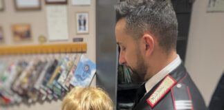 Meta di Sorrento, finto corriere truffa un’anziana e fugge: bloccato dopo un inseguimento