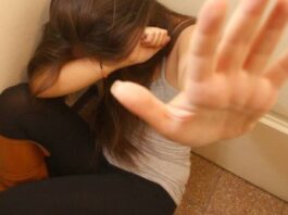 Marano, studentessa aggredita dalle compagne: il video finisce online
