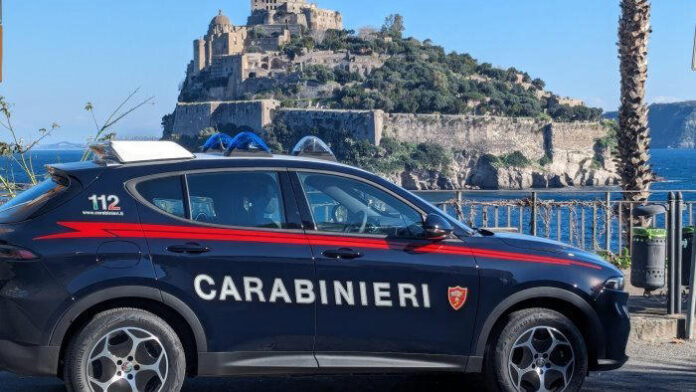 Ischia, chiuso locale commerciale per 15 giorni